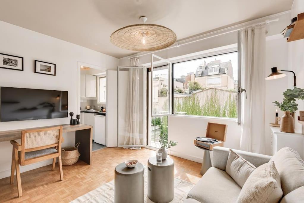 Marini - A Auteuil Apartment Paris