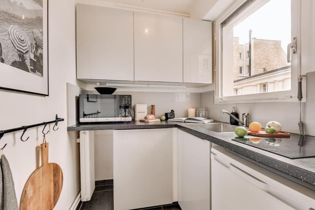 Marini - A Auteuil Apartment Paris